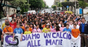 Diamo un CALCIO alle mafie