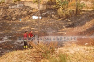 anziano morto in un incendio a lazzaro - rc - foto di vincezo crea anziano morto in un incendio a lazzaro - rc - foto di vincezo crea
