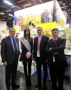 foto Miss Italia allo stand Calabria Anuga 2011