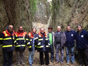 Clemeno insieme al Commissario Afor Ing. Mancuso e il suo gruppo di lavoro Clemeno insieme al Commissario Afor Ing. Mancuso e il suo gruppo di lavoro