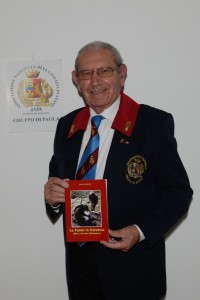 Emilio foto ASNPS con libro