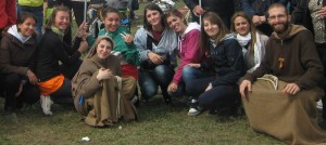 Missionari della Via di Lamezia Terme con alcuni giovani Missionari della Via di Lamezia Terme con alcuni giovani