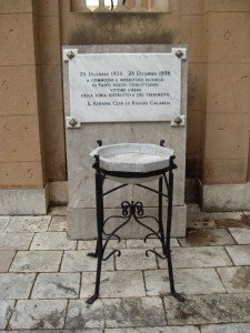 Stele-e-Tripode-Terremoto-1908-Kiwanis-Club-RC