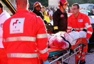 Volontari-ANPAS-in-azione-con-il-118