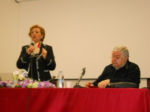 La-dirigente-scolastica-Maria-Silvestro-e-Pippo -Callipo