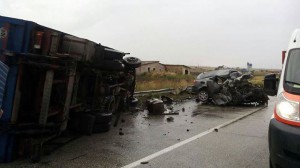 incidente mortale crotone ss 106