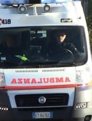 Incidente Lamezia Terme, due auto in fiamme
