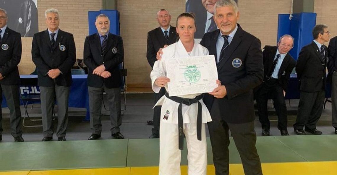 Inarrestabile Marika Familari, Cintura nera V Dan