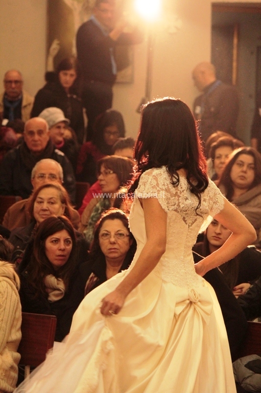 sfilata-sposa-pane-amore-004