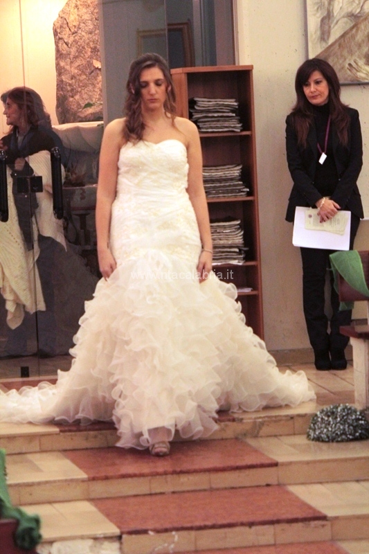 sfilata-sposa-pane-amore-053