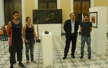 Verduci si congratula con gli artisti per la mostra d’arte contemporanea “I bleed”
