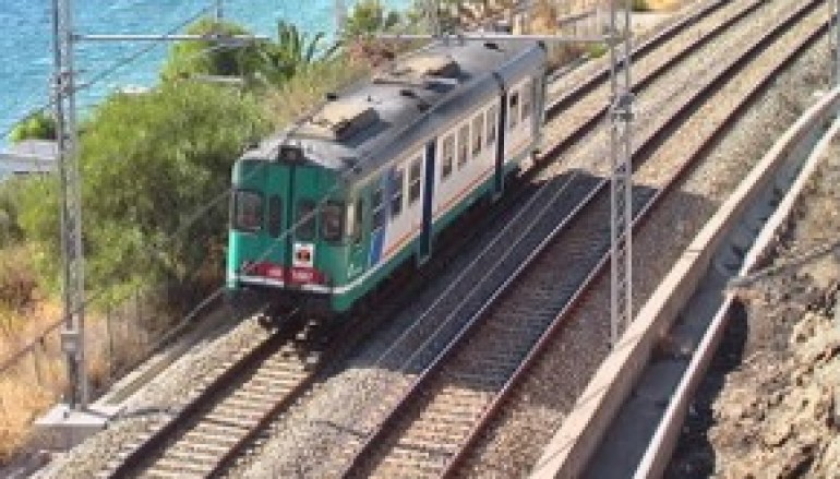 Treno regionale diretto a Cosenza fermo a causa di un guasto, ritardi per i pendolari