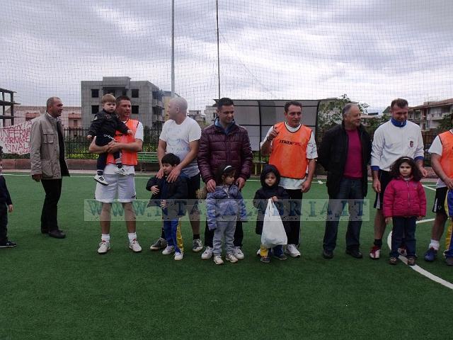 partita di calcetto arcobaleno