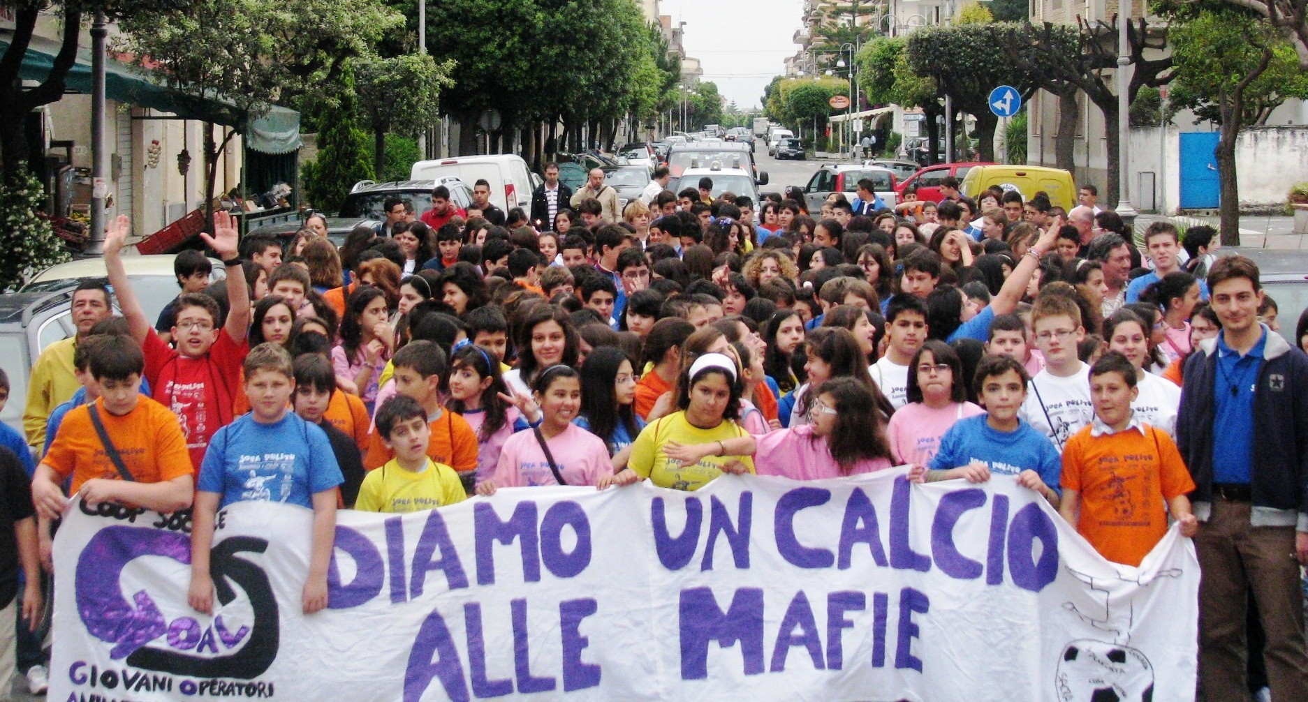 Diamo un CALCIO alle mafie