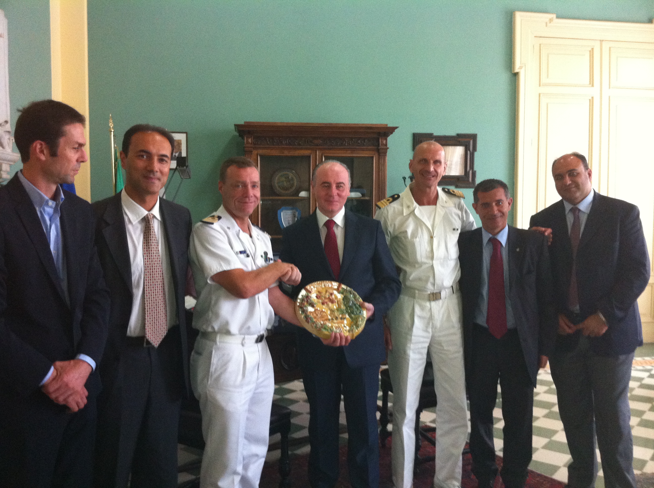 Raffa e delegazione_ricevono_comandanti CP