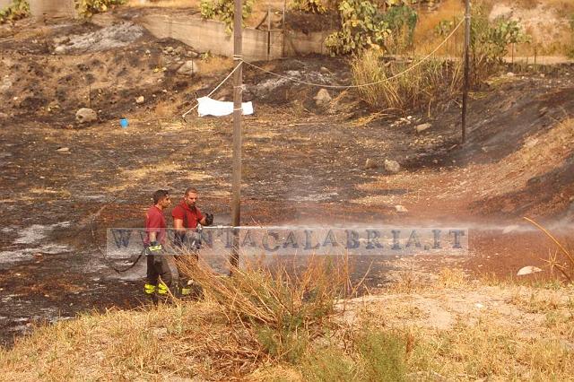 anziano morto in un incendio a lazzaro - rc - foto di vincezo crea