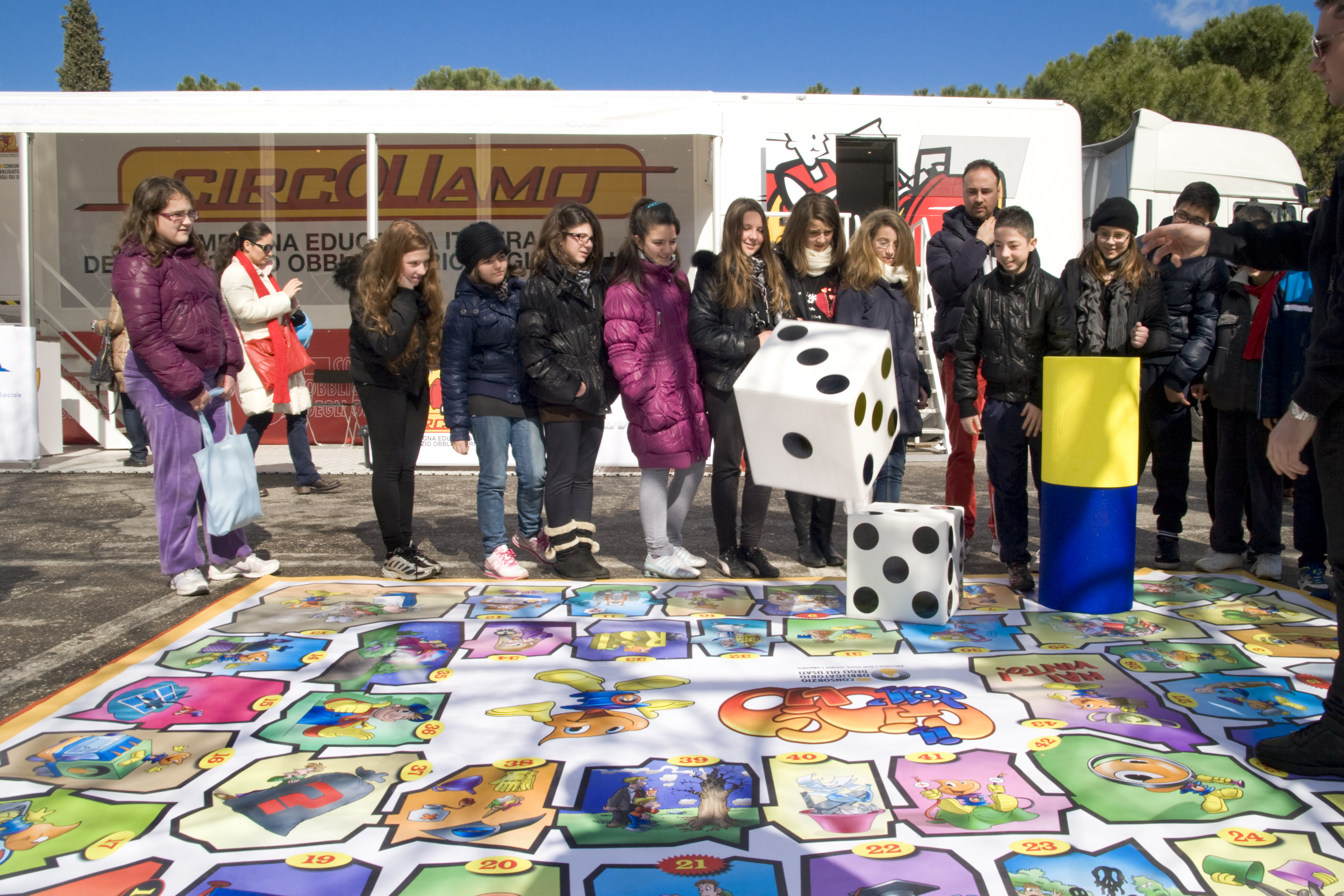 I bambini al villaggio CircOLIamo