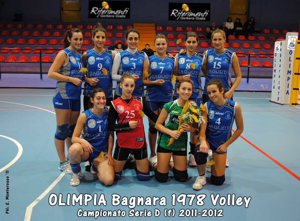 Squadra Femminile Olimpia Bagnara con Gerbera Gialla