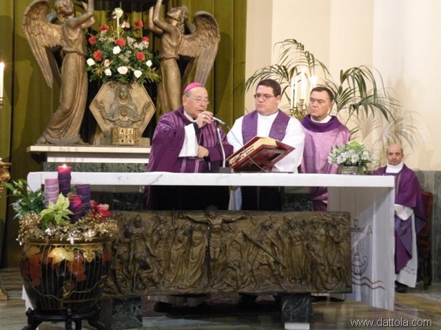 S.E. MONS. MONDELLO AL NATALE DELLO SPORTIVO 2011