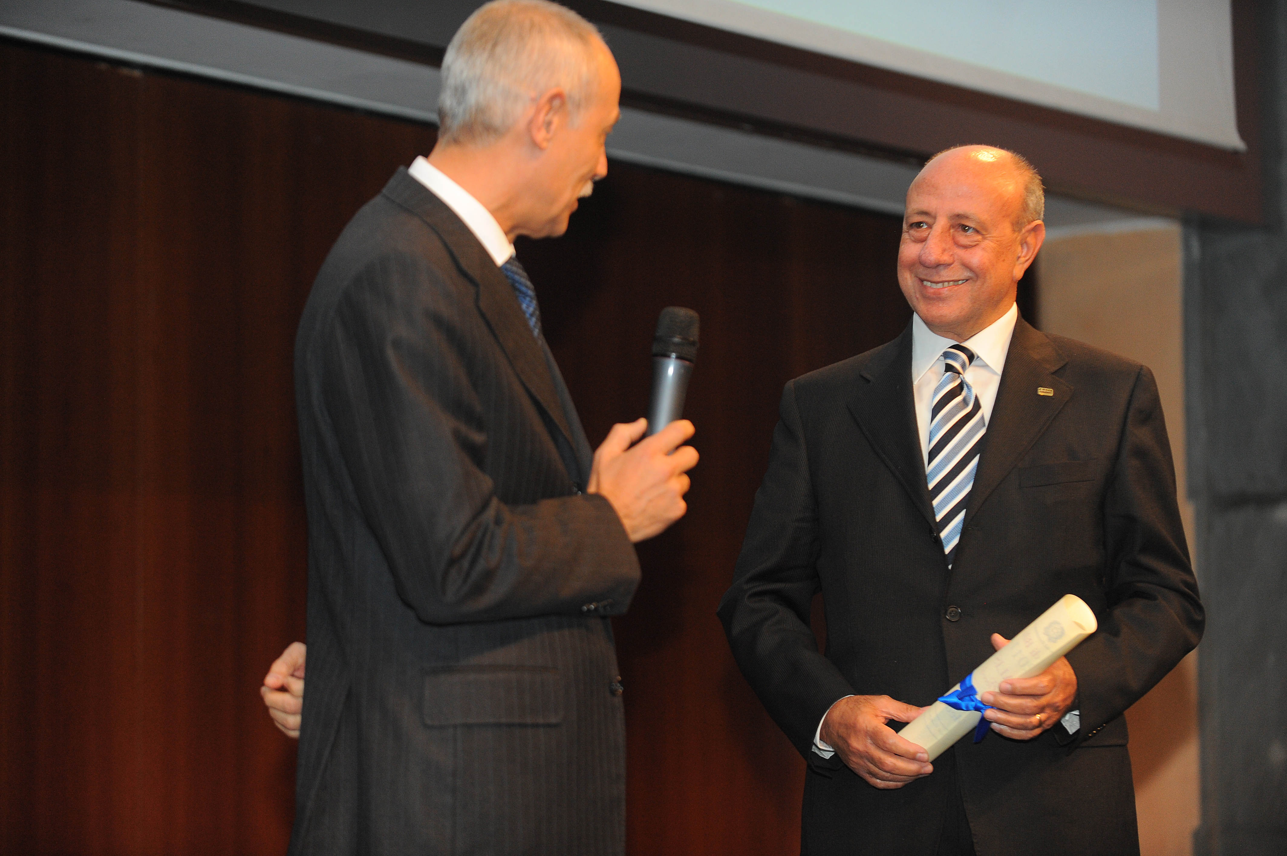 presidente Paldino sul podio dell'Oscar di Bilancio 2011