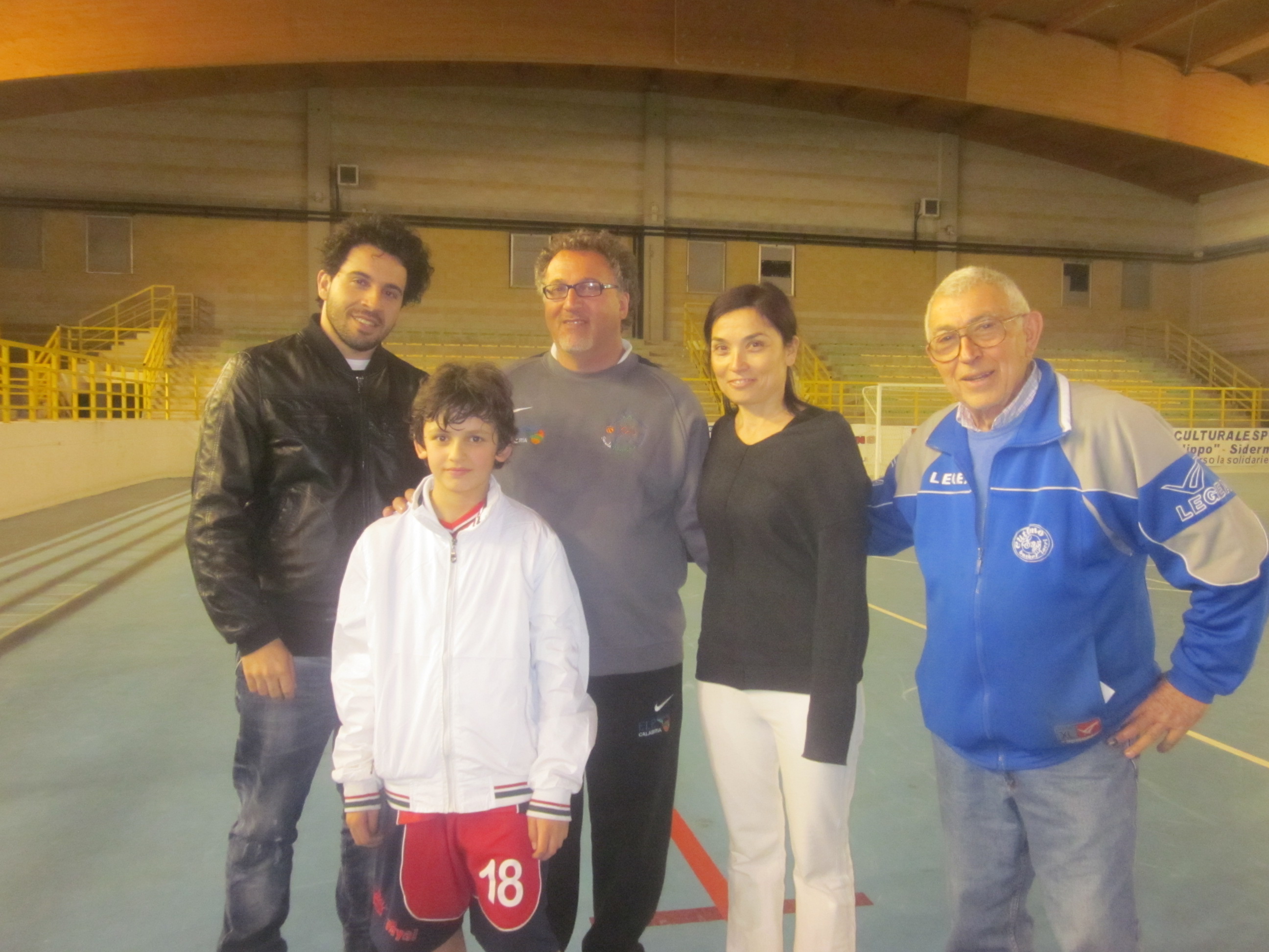 DI GIORGIO CON LO STAFF DELL EUTIMO BASKET