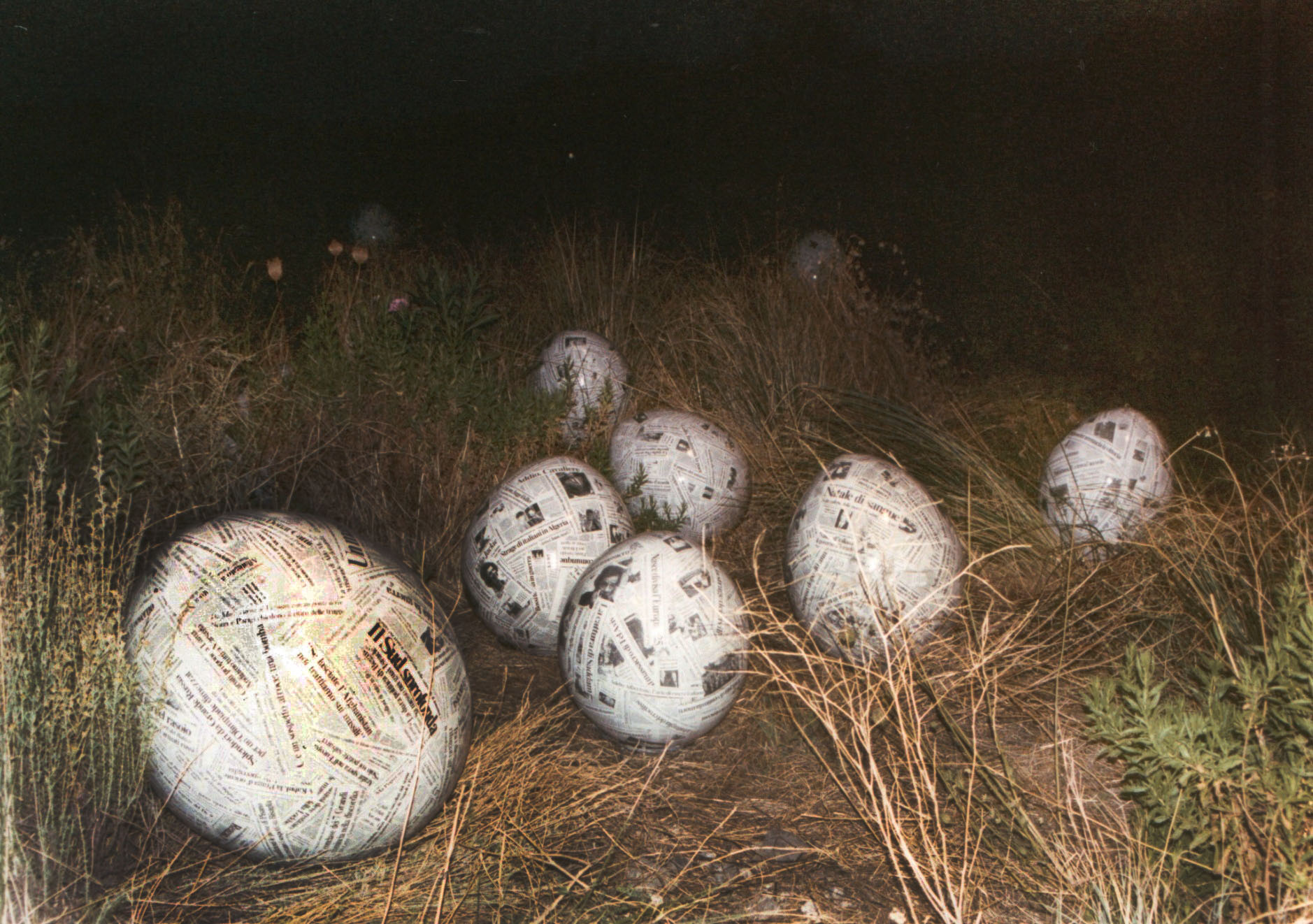 Walter Carnì, Autoritratti '79 2006, cartapesta,dim. ambiente, 2006