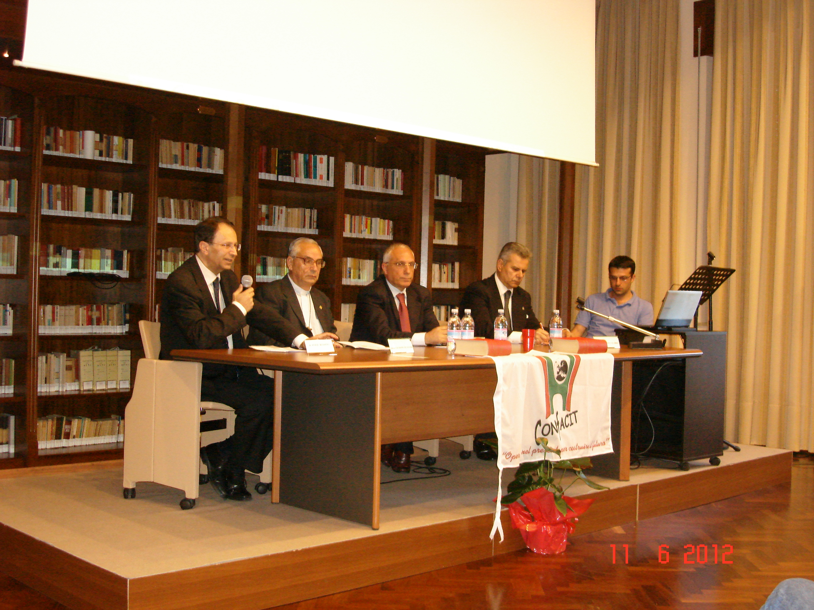 FOTO CONVEGNO UMANITA' E SOLIDARIETA'