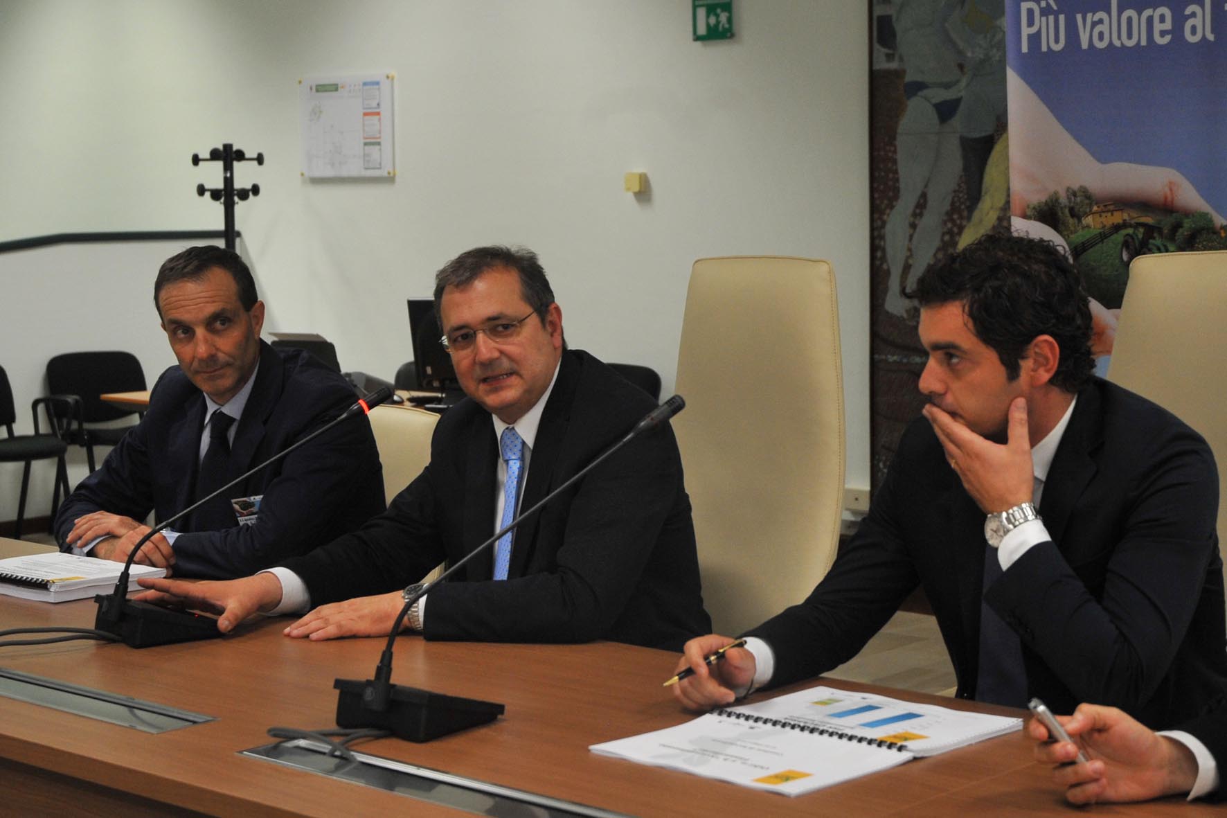 foto tavolo confernza PSR