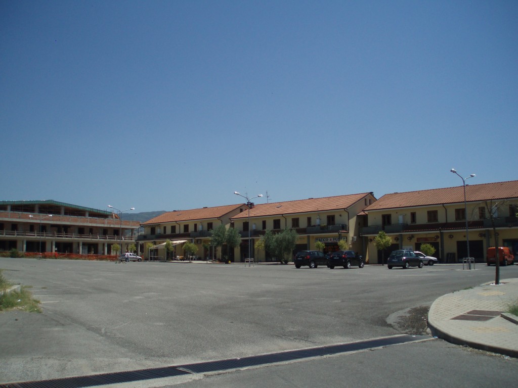 piazza-centrale-bisignano
