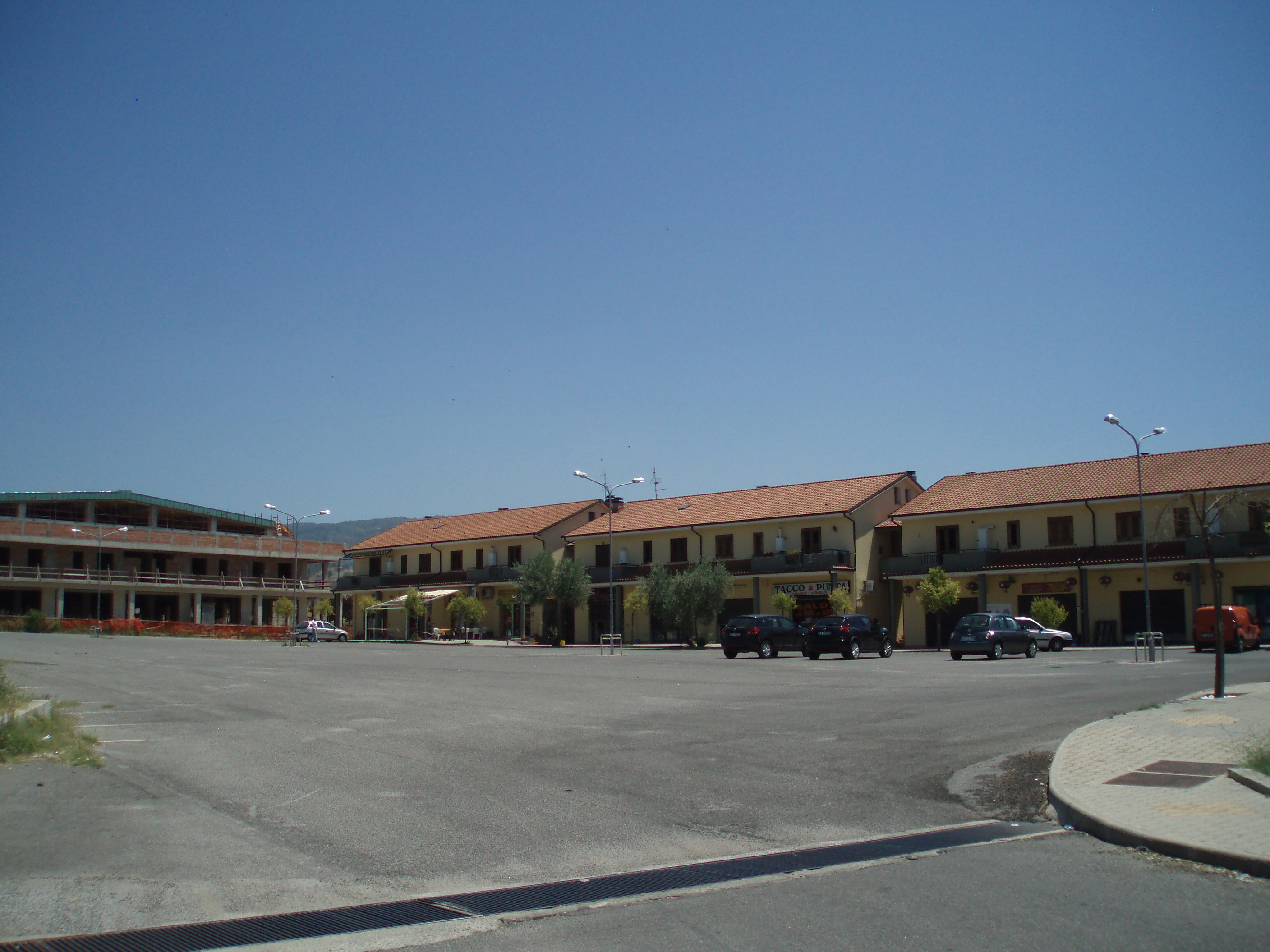 piazza-centrale-bisignano