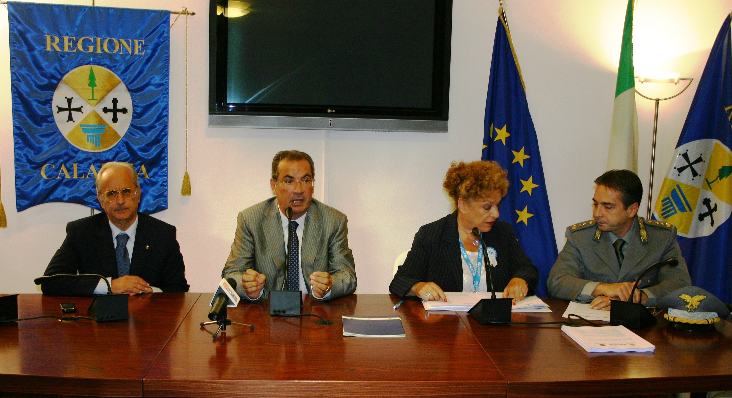 foto protocollo ambiente unicef 191012