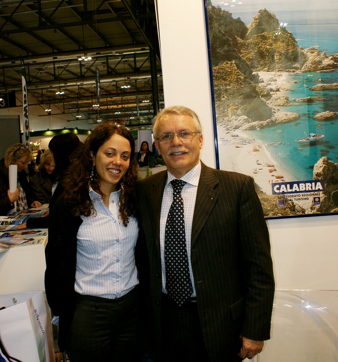 giuseppe nucera con la figlia marilù in occasione di una fiera del turismo