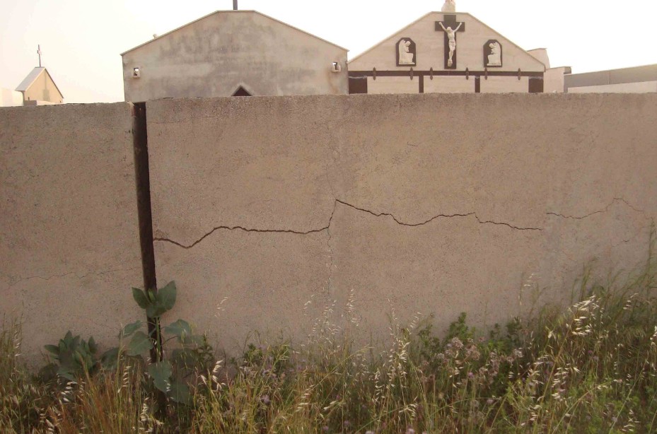 degrado-cimitero-lazzaro