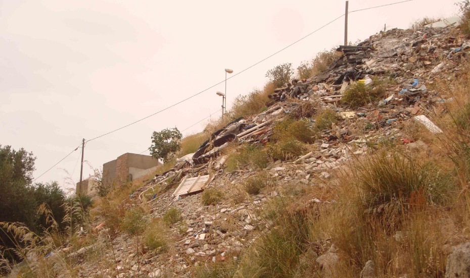 discarica-vicino-cimitero-lazzaro