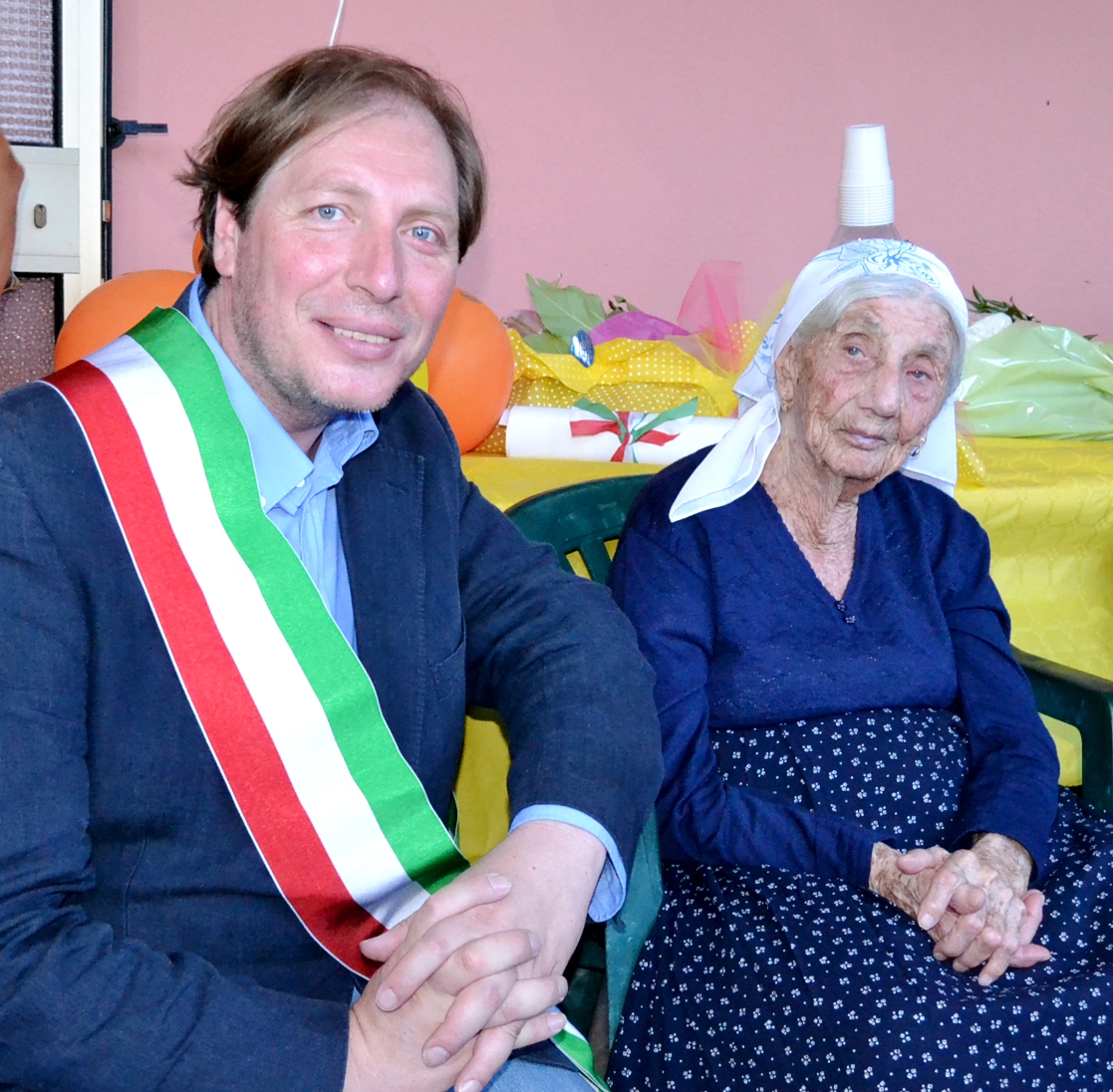 Il-sindaco-Coppola-e-nonna-Franceschina