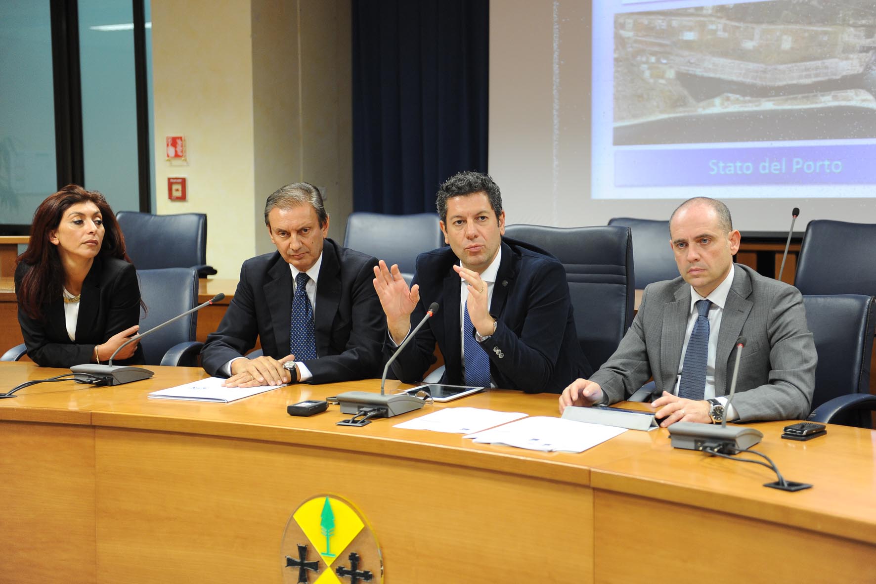 conferenza-su-porto-Gioia-Tauro