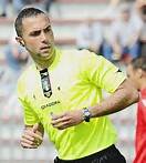 arbitro che corre