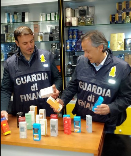 sequestro profumi cs