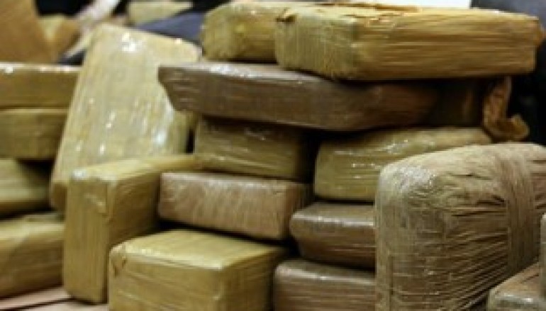 Reggio Calabria, nascondeva cocaina nel locale: arrestato