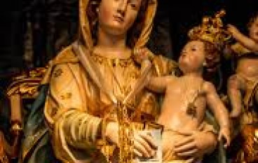 Oppido Mamertina, Madonna in processione s’inchina al boss