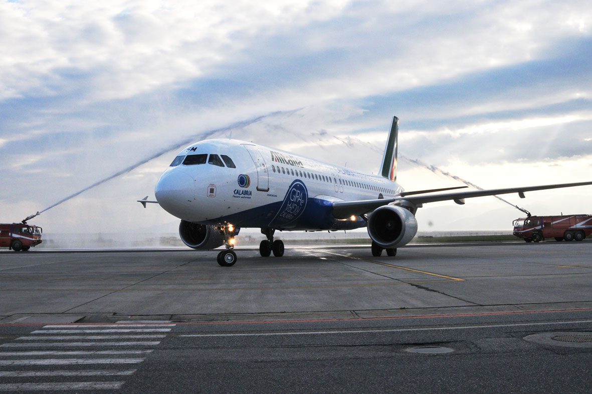 alitalia aeroporto stretto