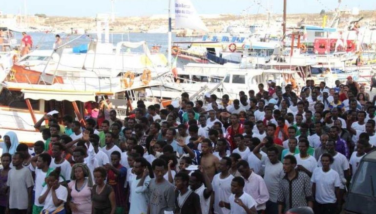 Reggio Calabria, in arrivo nave con 590 migranti