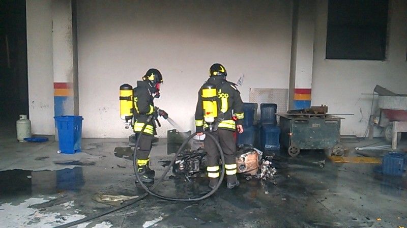 incendio garage catanzaro