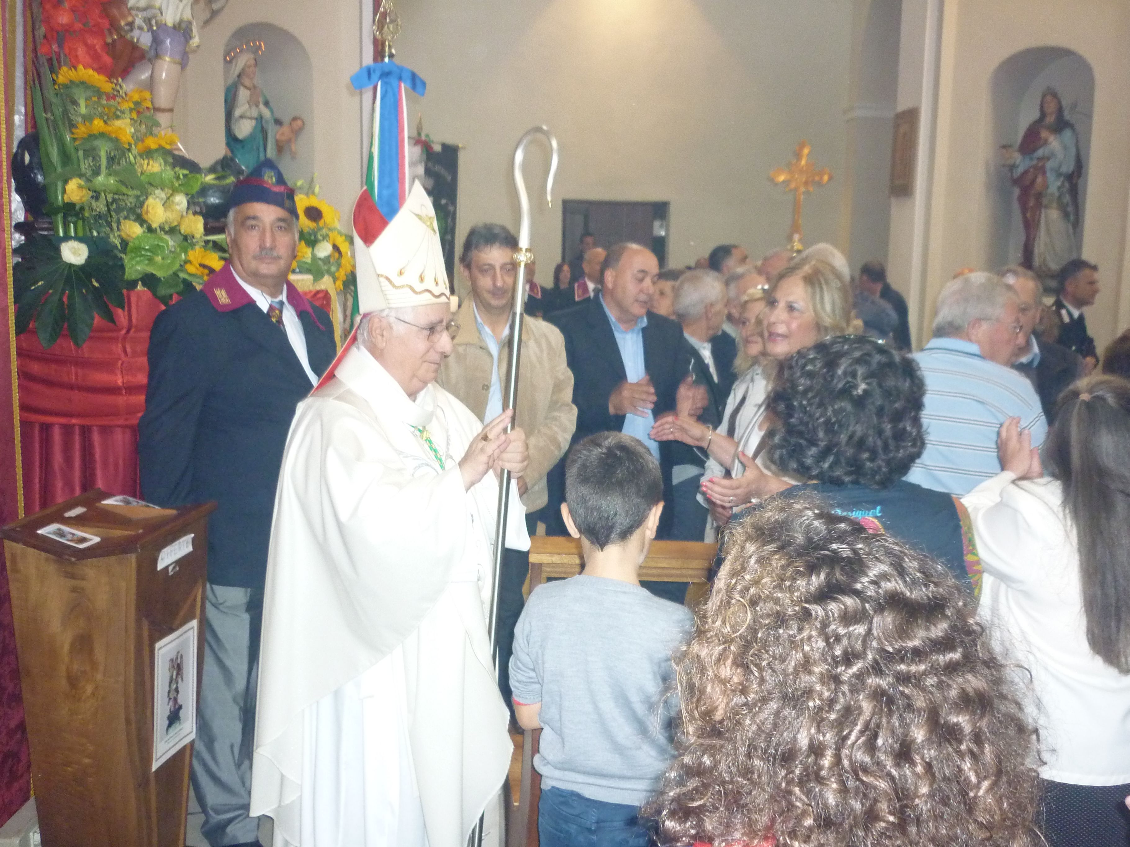 Diocesi Lamezia Cantafora si intrattiene con i fedeli Festa San Michele 2015