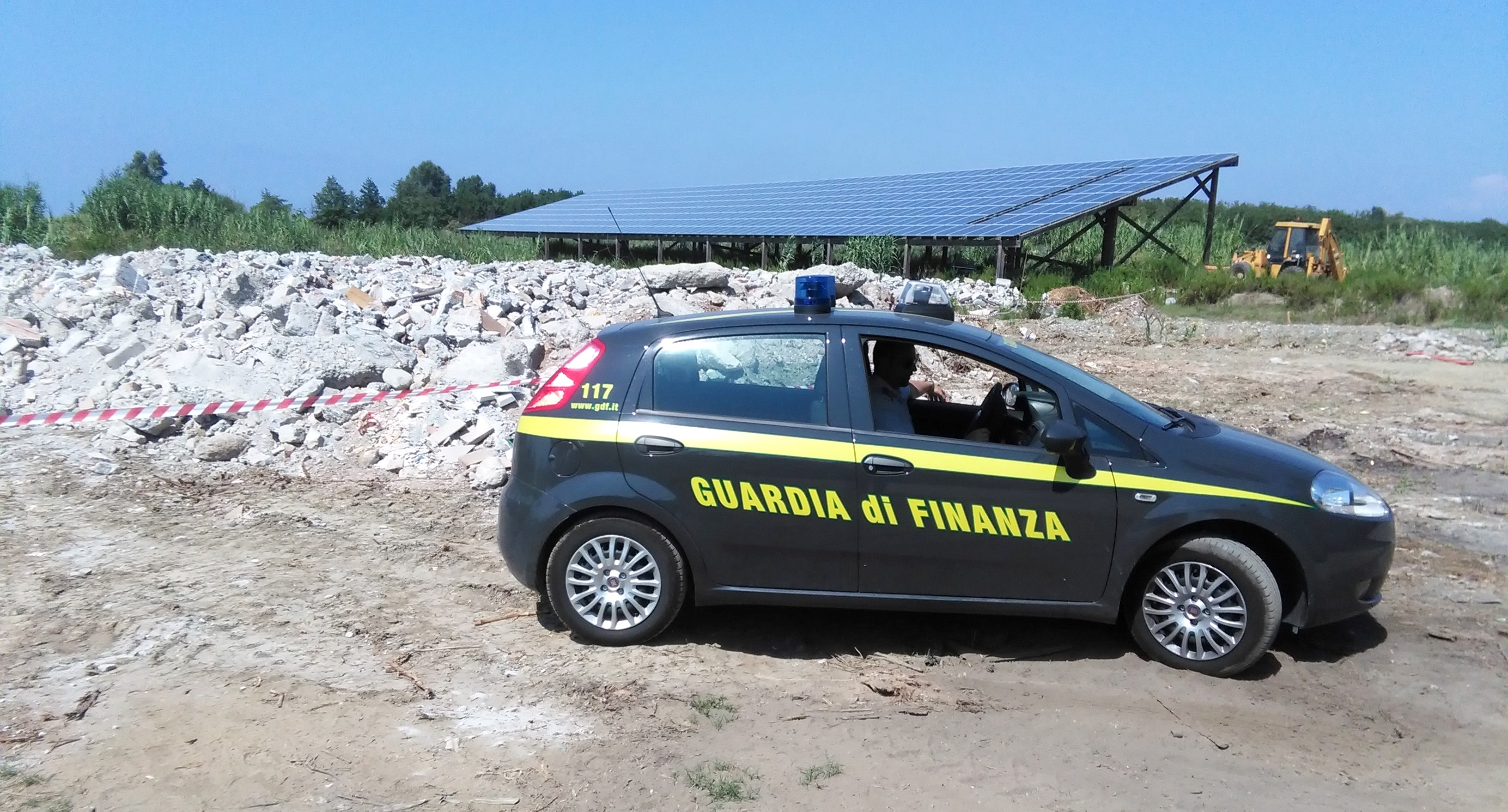 sequestro discarica rifiuti speciali