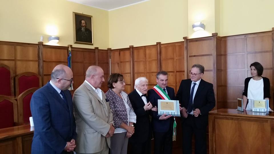 foto targa cittadinanza dagostino