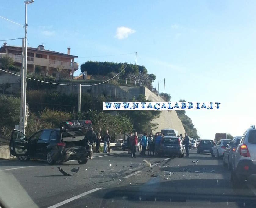 incidente ss 106 marina san lorenzo