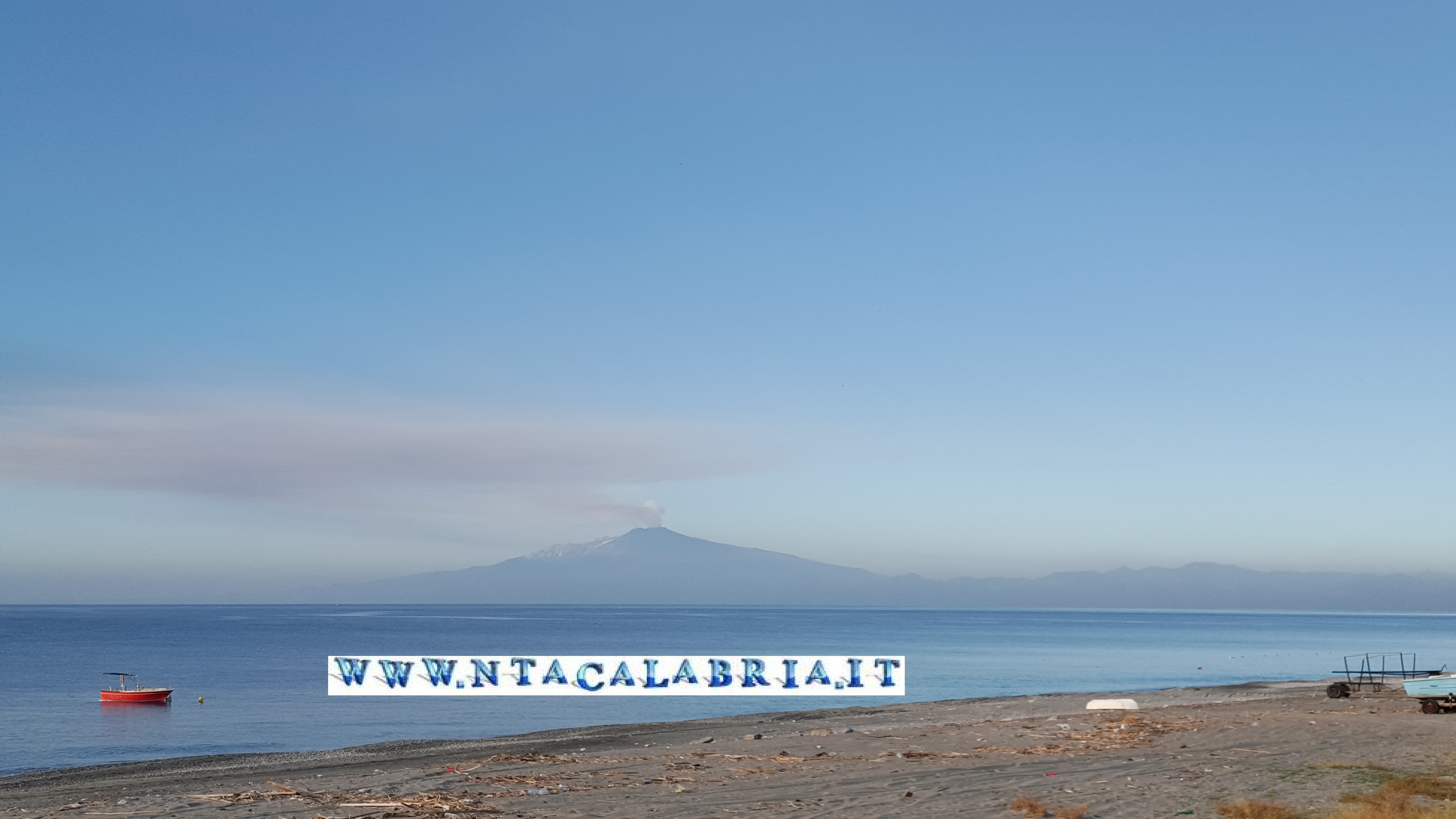 eruzione etna vista da reggio