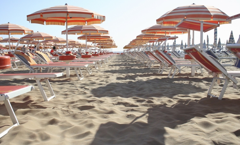 spiaggia ombrelloni