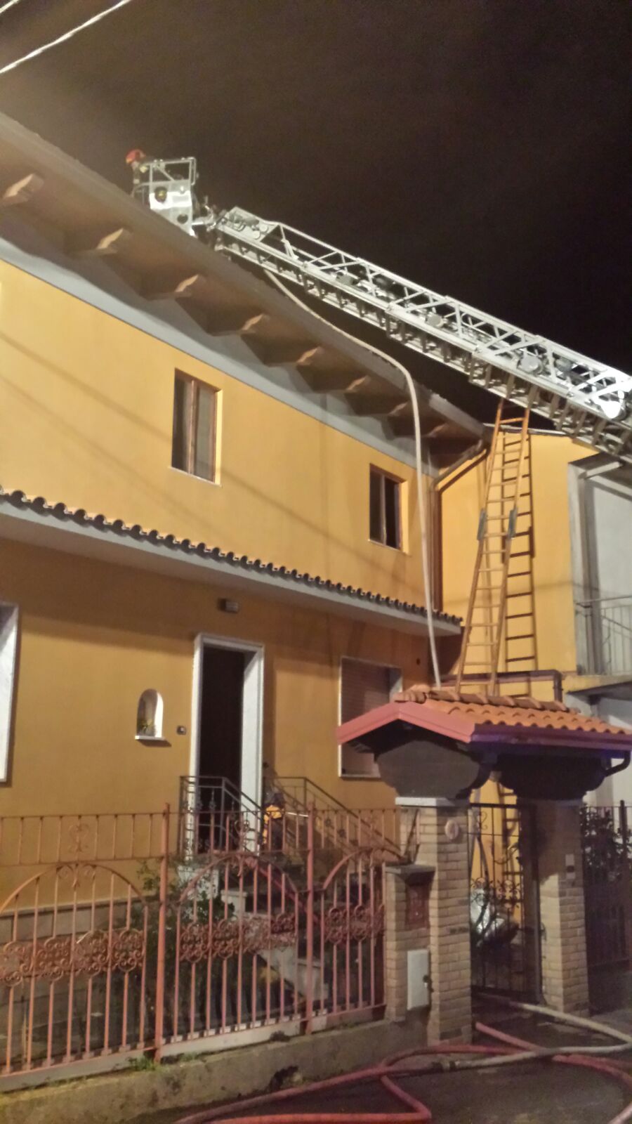 incendio tetto palermiti